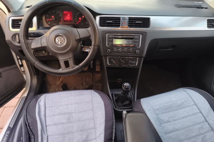 Used Volkswagen Santana 2013 1.4L Manual Comfort Edition Center Console