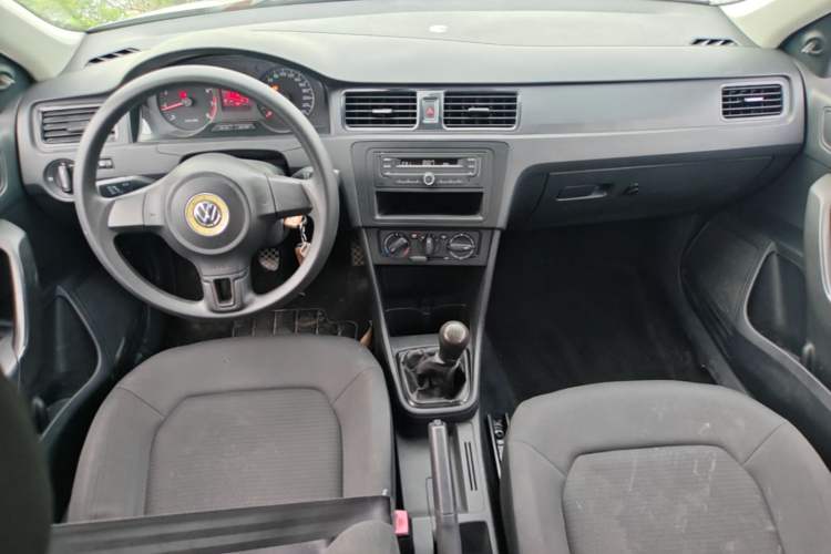 Used Volkswagen Santana 2013 1.6L Manual Fashion Edition Center Console