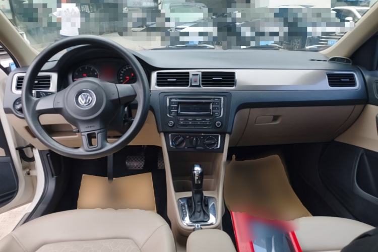Used Volkswagen Santana 2013 1.6L Automatic Comfort Edition Center Console
