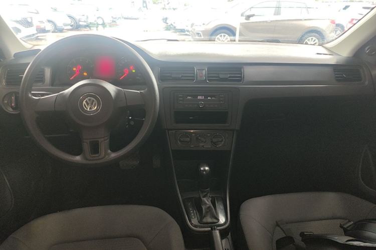 Used Volkswagen Santana 2013 1.6L Automatic Fashion Edition Center Console