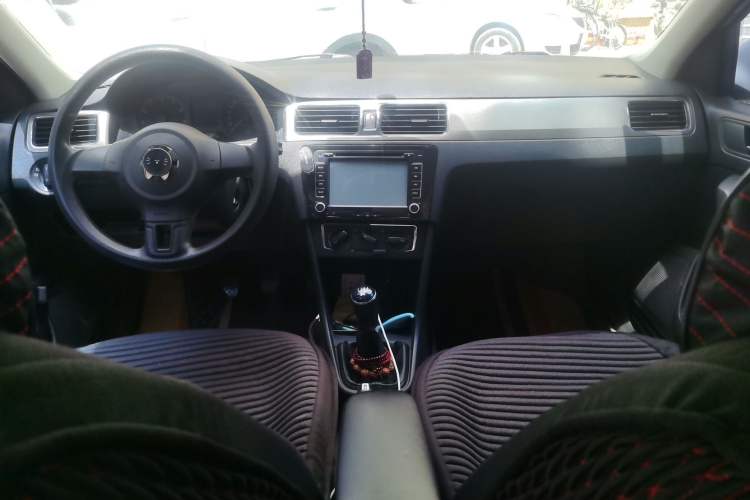 Used Volkswagen Santana 2013 1.6L Manual Comfort Edition Center Console