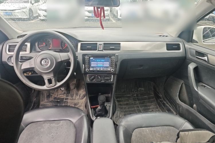 Used Volkswagen Santana 2013 1.6L Manual Comfort Edition Center Console