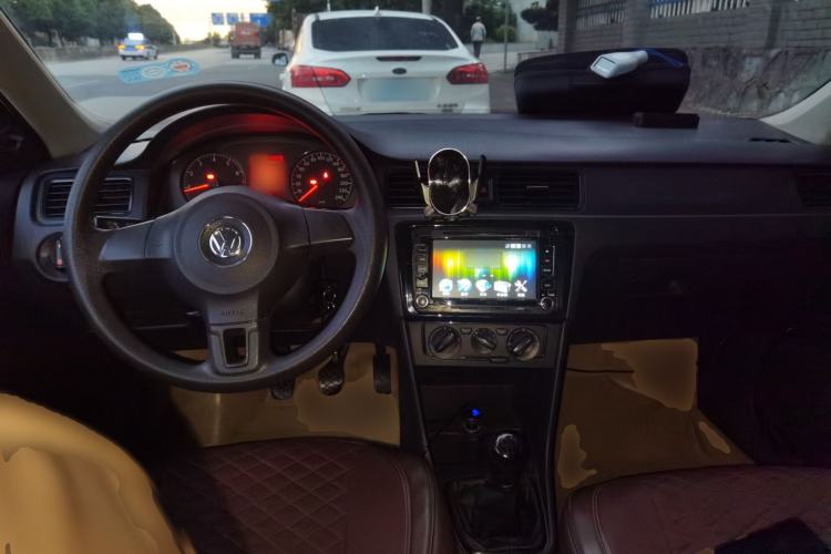 Used Volkswagen Santana 2013 1.4L Manual Fashion Edition Center Console