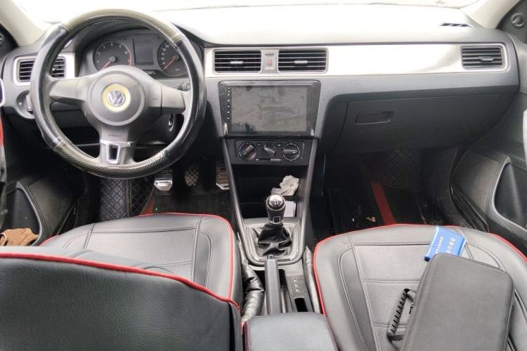 Used Volkswagen Santana 2013 1.6L Manual Fashion Edition Center Console