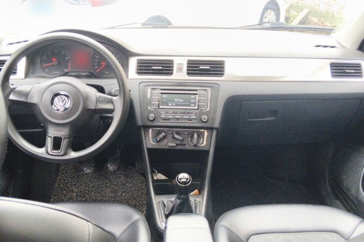 Used Volkswagen Santana 2013 1.6L Manual Comfort Edition Center Console
