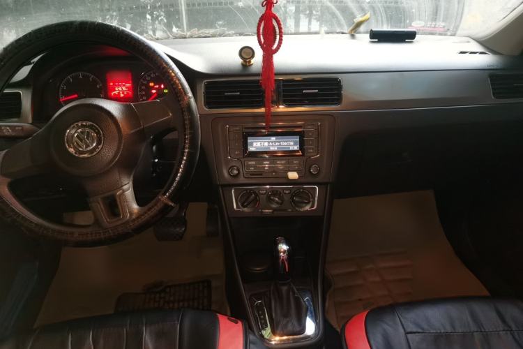 Used Volkswagen Santana 2013 1.6L Automatic Comfort Edition Center Console