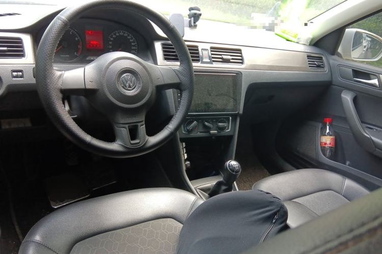 Used Volkswagen Santana 2013 1.4L Manual Comfort Edition Center Console