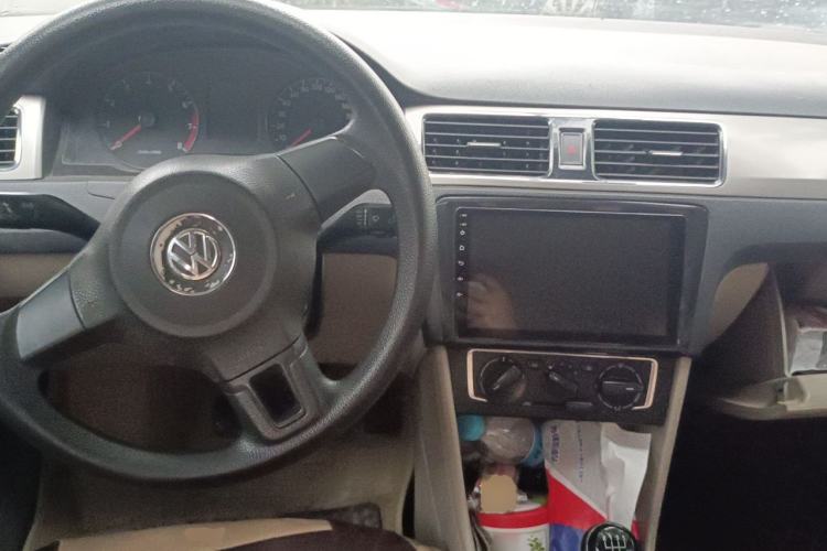 Used Volkswagen Santana 2013 1.6L Manual Comfort Edition Center Console