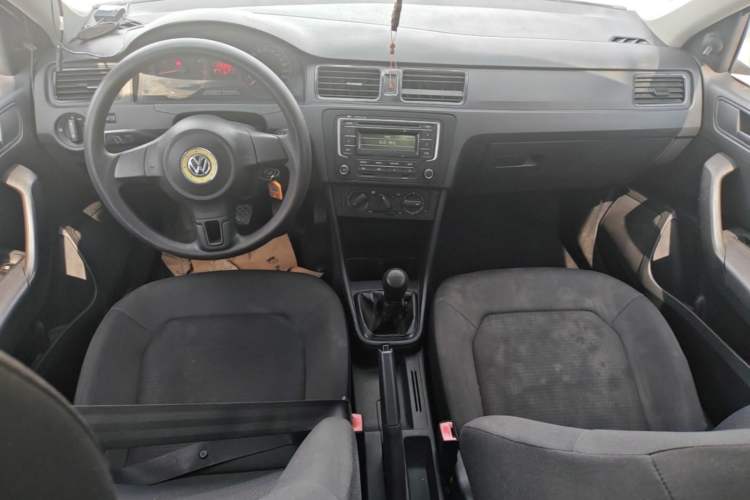 Used Volkswagen Santana 2013 1.6L Manual Fashion Edition Center Console