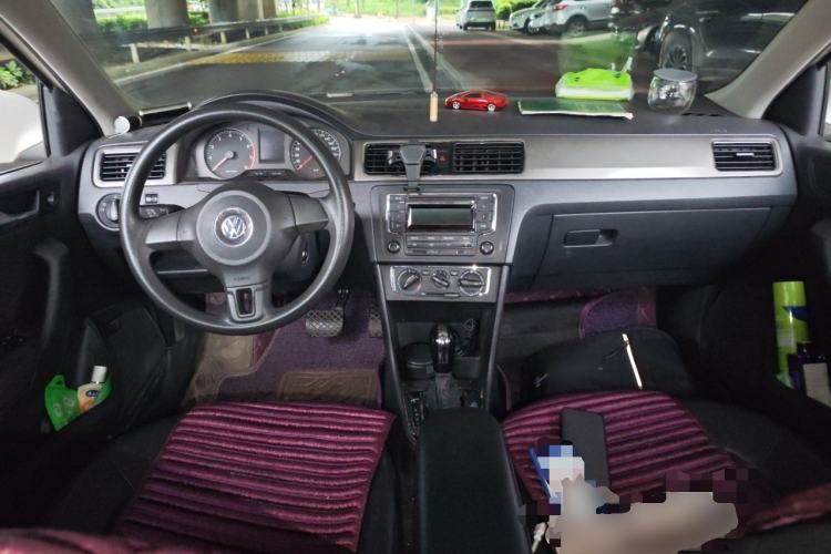 Used Volkswagen Santana 2013 1.6L Automatic Comfort Edition Center Console