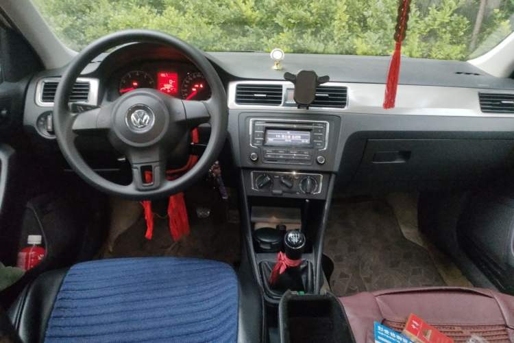Used Volkswagen Santana 2013 1.4L Manual Comfort Edition Center Console