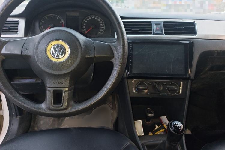 Used Volkswagen Santana 2013 1.6L Manual Comfort Edition Center Console