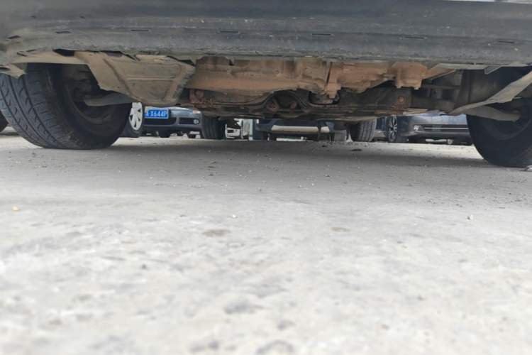 Used Volkswagen Santana 2013 1.6L Manual Fashion Edition Chassis Front