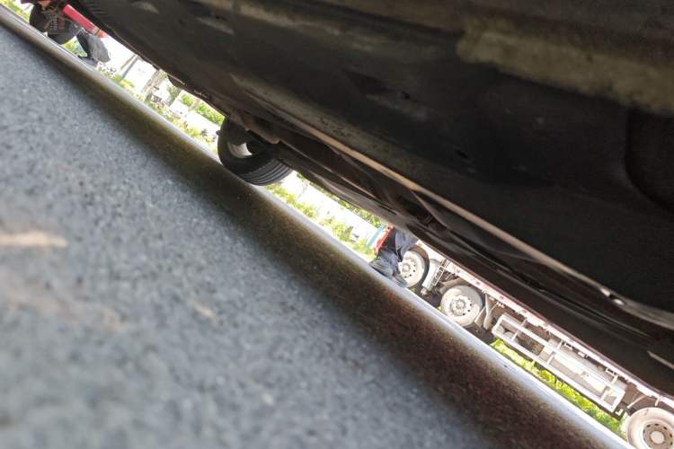 Used Volkswagen Santana 2013 1.6L Manual Comfort Edition Chassis Front Right
