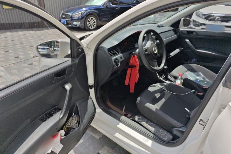 Used Volkswagen Santana 2013 1.6L Automatic Fashion Edition Driver Seat