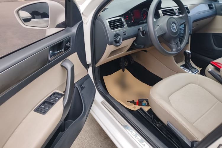 Used Volkswagen Santana 2013 1.6L Automatic Comfort Edition Driver Seat