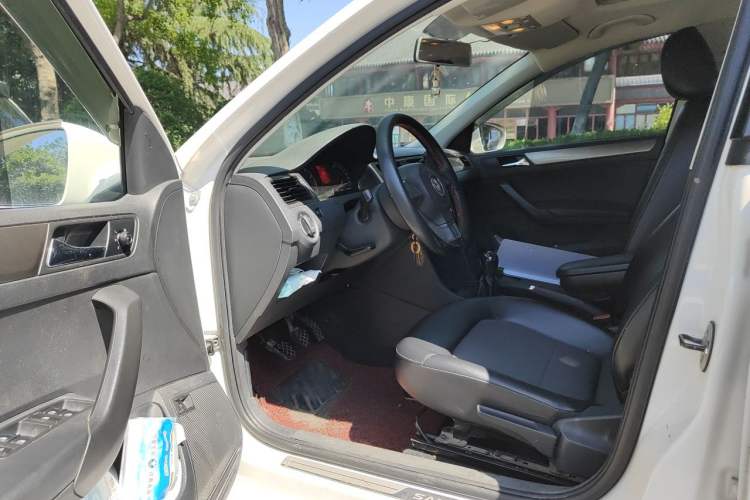 Used Volkswagen Santana 2013 1.6L Manual Comfort Edition Driver Seat