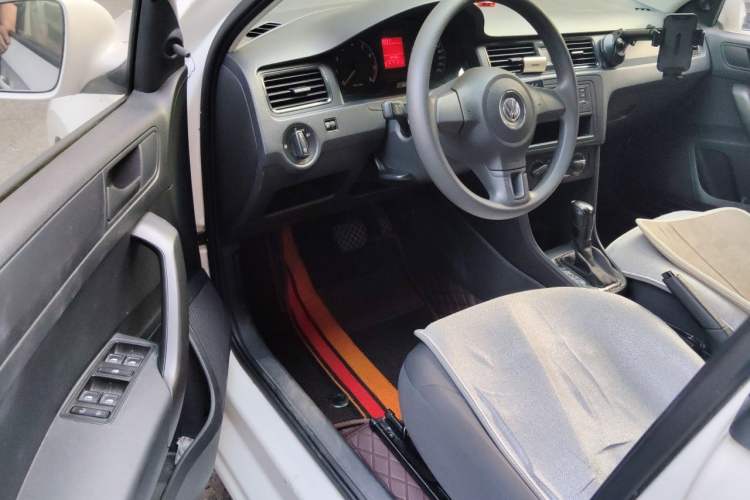 Used Volkswagen Santana 2013 1.6L Automatic Fashion Edition Driver Seat