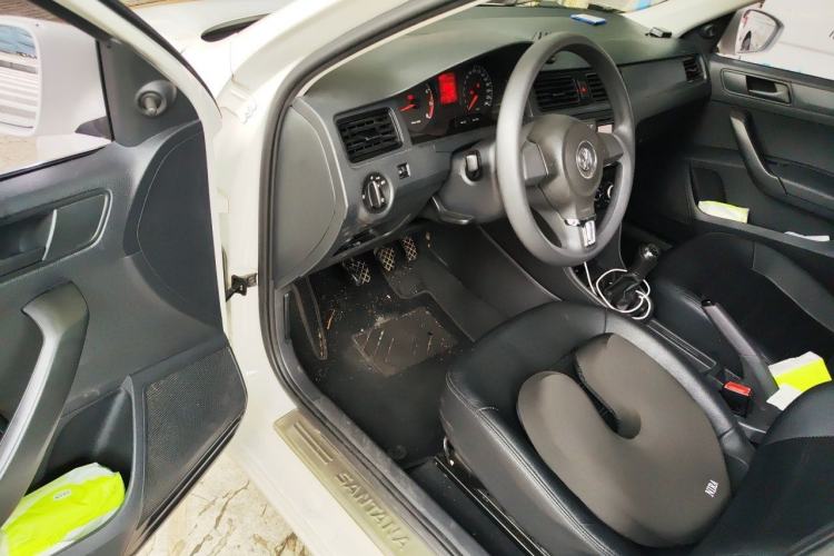 Used Volkswagen Santana 2013 1.6L Manual Fashion Edition Driver Seat