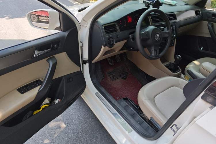 Used Volkswagen Santana 2013 1.6L Manual Comfort Edition Driver Seat