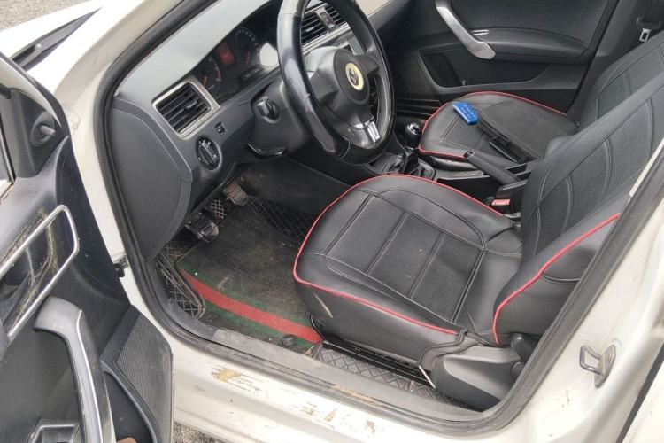 Used Volkswagen Santana 2013 1.6L Manual Fashion Edition Driver Seat