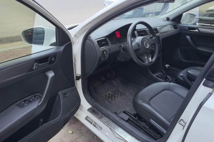 Used Volkswagen Santana 2013 1.6L Manual Comfort Edition Driver Seat