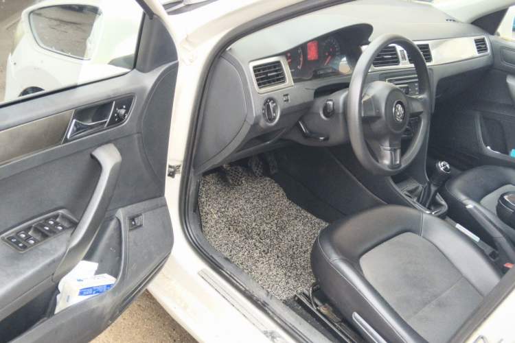 Used Volkswagen Santana 2013 1.6L Manual Comfort Edition Driver Seat