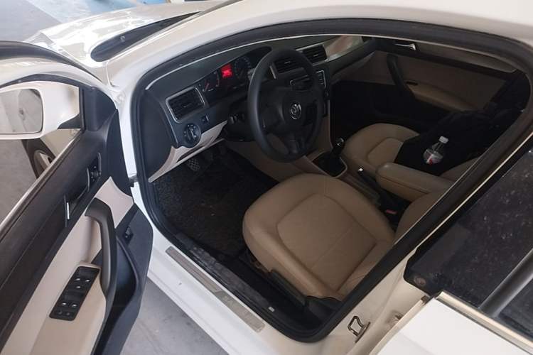 Used Volkswagen Santana 2013 1.6L Manual Comfort Edition Driver Seat