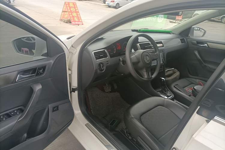 Used Volkswagen Santana 2013 1.6L Automatic Comfort Edition Driver Seat