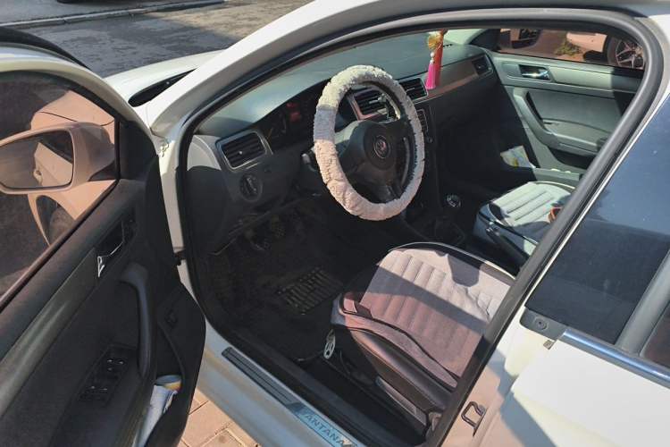 Used Volkswagen Santana 2013 1.6L Manual Comfort Edition Driver Seat