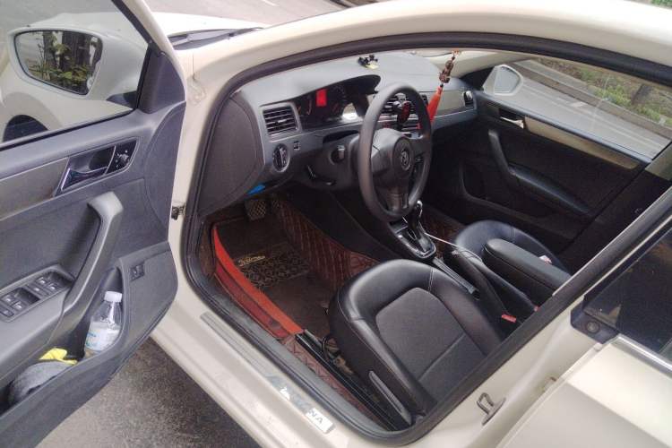 Used Volkswagen Santana 2013 1.6L Automatic Comfort Edition Driver Seat