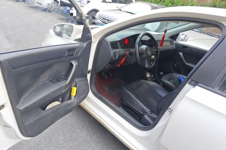 Used Volkswagen Santana 2013 1.6L Manual Fashion Edition Driver Seat