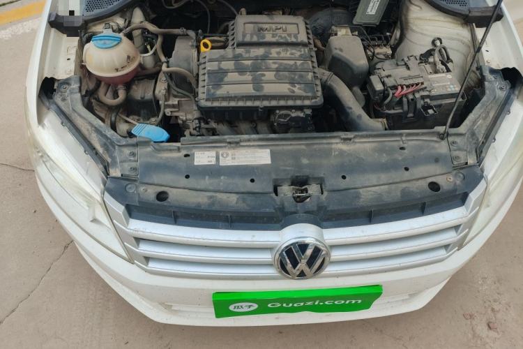 Used Volkswagen Santana 2013 1.6L Manual Fashion Edition Engine Bay