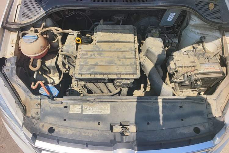 Used Volkswagen Santana 2013 1.4L Manual Comfort Edition Engine Bay