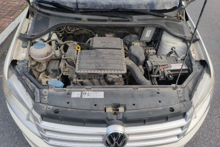 Used Volkswagen Santana 2013 1.4L Manual Fashion Edition Engine Bay