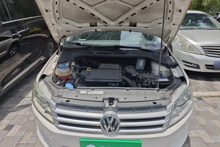 Used Volkswagen Santana 2013 1.6L Automatic Fashion Edition Engine Bay