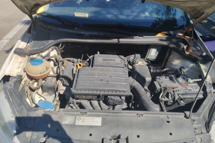 Used Volkswagen Santana 2013 1.6L Automatic Luxury Edition Engine Bay