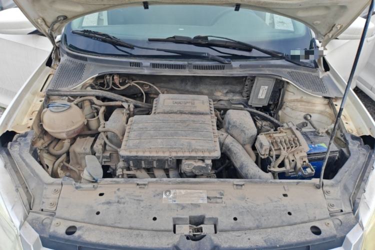 Used Volkswagen Santana 2013 1.6L Manual Fashion Edition Engine Bay