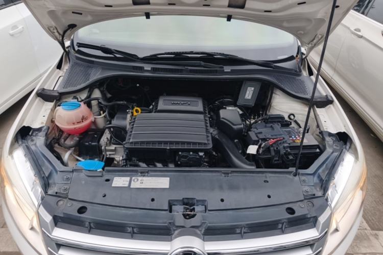 Used Volkswagen Santana 2013 1.6L Automatic Comfort Edition Engine Bay