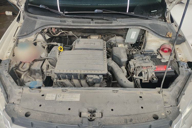 Used Volkswagen Santana 2013 1.6L Automatic Fashion Edition Engine Bay