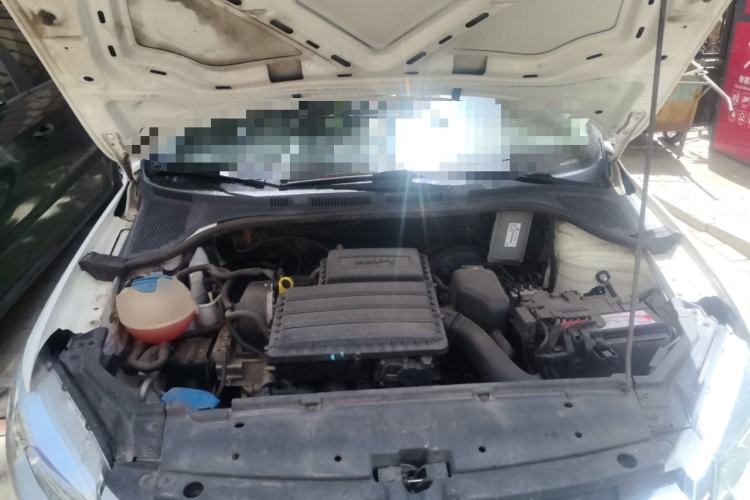 Used Volkswagen Santana 2013 1.6L Manual Comfort Edition Engine Bay