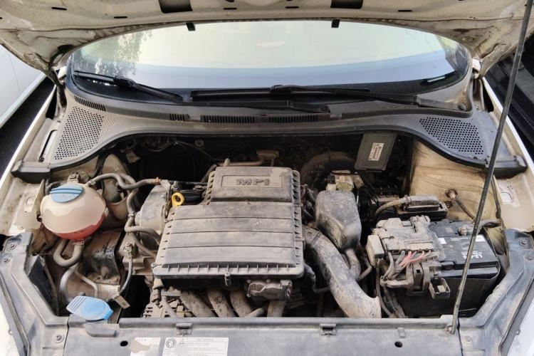 Used Volkswagen Santana 2013 1.6L Automatic Fashion Edition Engine Bay