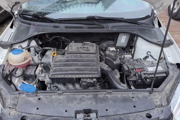 Used Volkswagen Santana 2013 1.6L Manual Comfort Edition Engine Bay