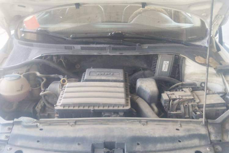 Used Volkswagen Santana 2013 1.6L Automatic Comfort Edition Engine Bay