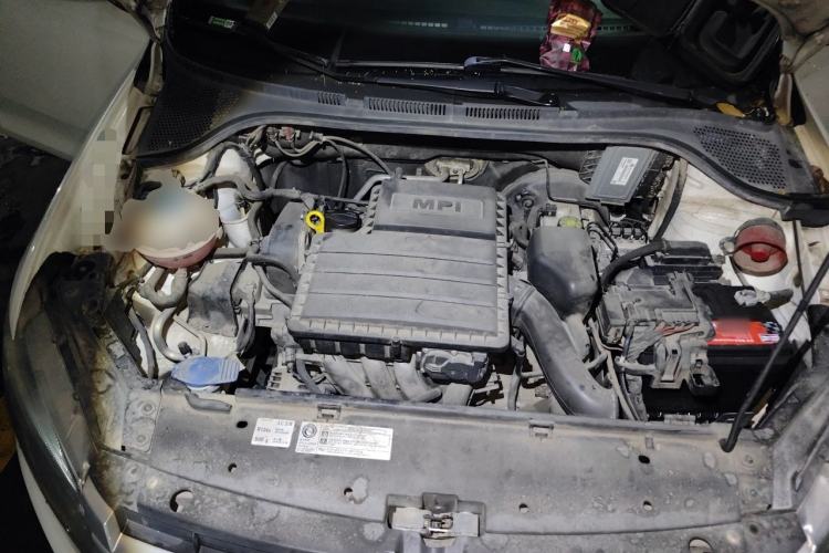 Used Volkswagen Santana 2013 1.6L Automatic Fashion Edition Engine Bay