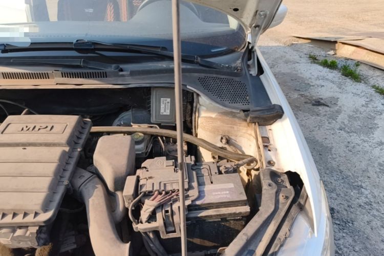 Used Volkswagen Santana 2013 1.4L Manual Comfort Edition Engine Bay Left