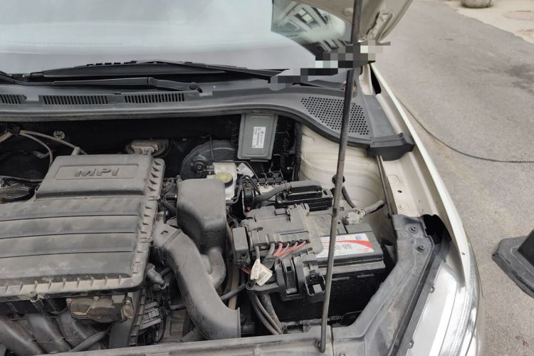 Used Volkswagen Santana 2013 1.6L Automatic Comfort Edition Engine Bay Left