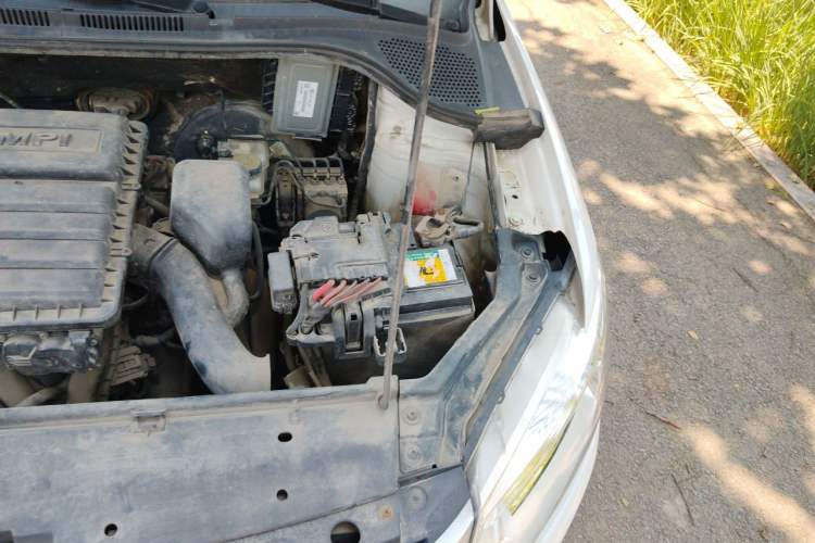 Used Volkswagen Santana 2013 1.4L Manual Fashion Edition Engine Bay Left