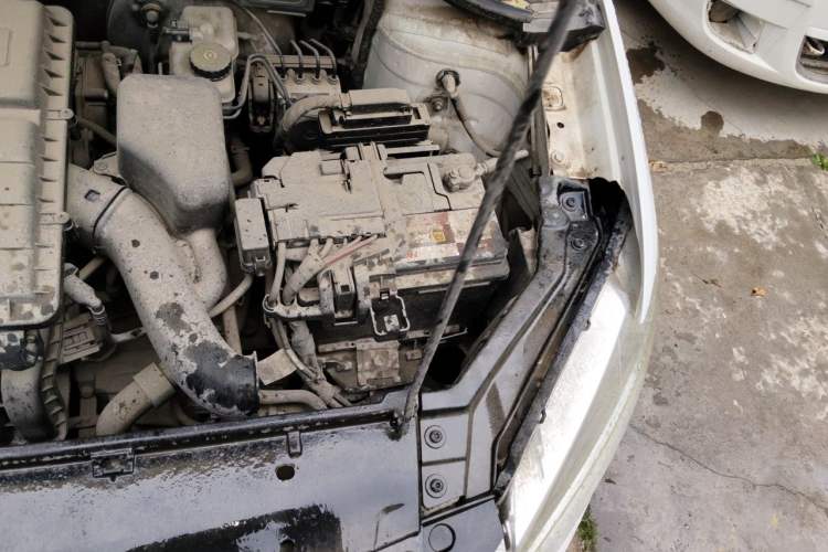 Used Volkswagen Santana 2013 1.6L Automatic Comfort Edition Engine Bay Left