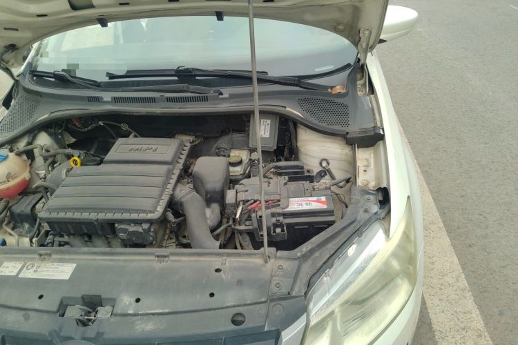 Used Volkswagen Santana 2013 1.6L Automatic Comfort Edition Engine Bay Left